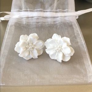 white flower pearl studs gameday earrings